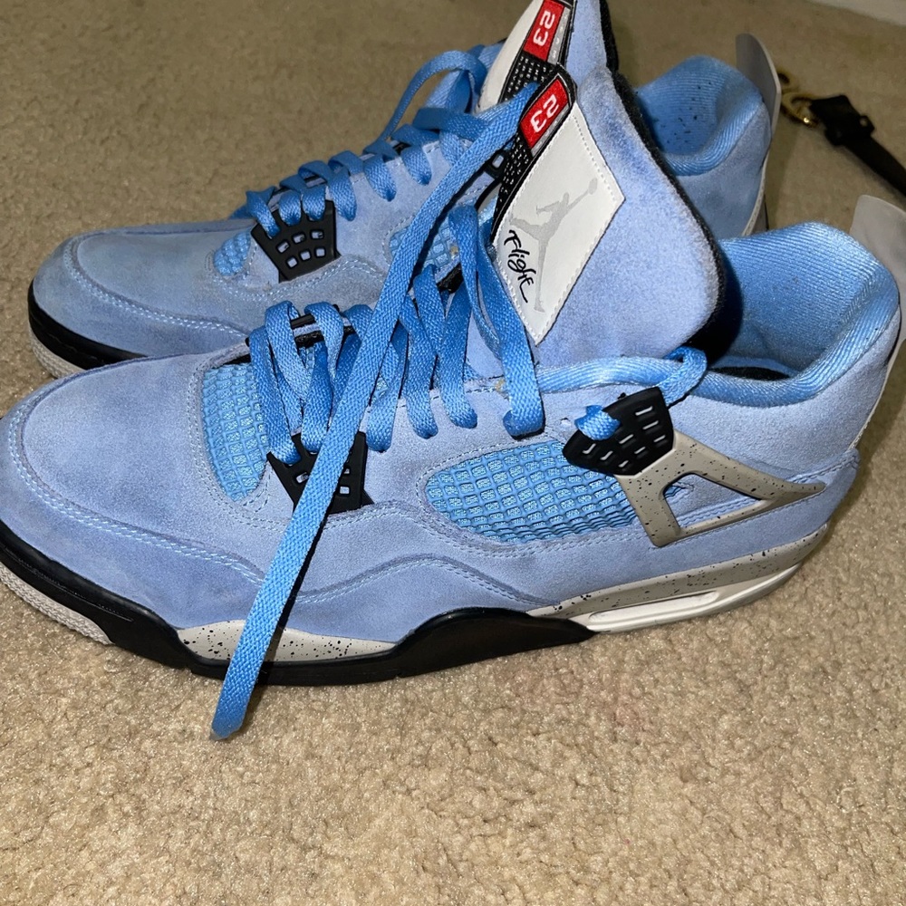 Retro 4s “ University Blue”
